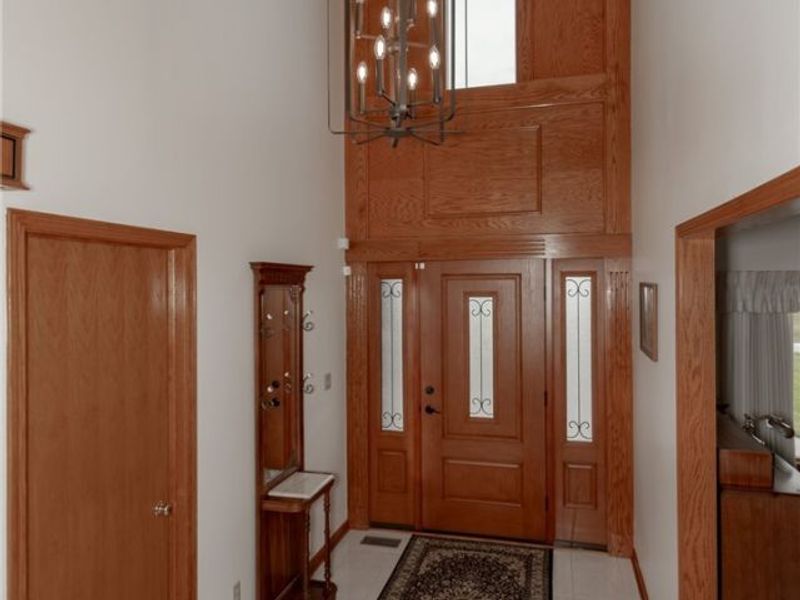 2870 Istra Lane , Willoughby Hills, OH 44092 Photo 3