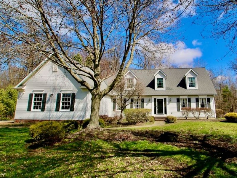 2903 Lamplight Lane , Willoughby Hills, OH 44094 Photo 2