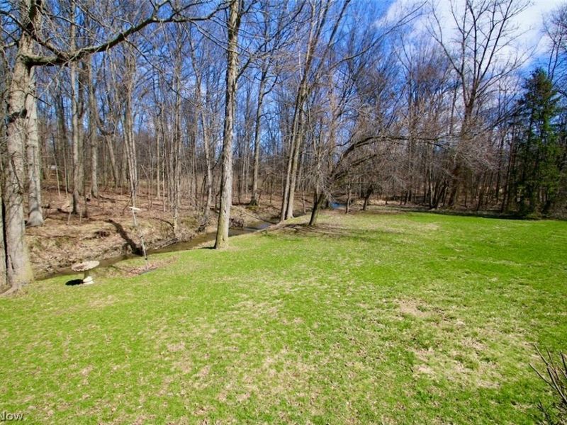 2903 Lamplight Lane , Willoughby Hills, OH 44094 Photo 4