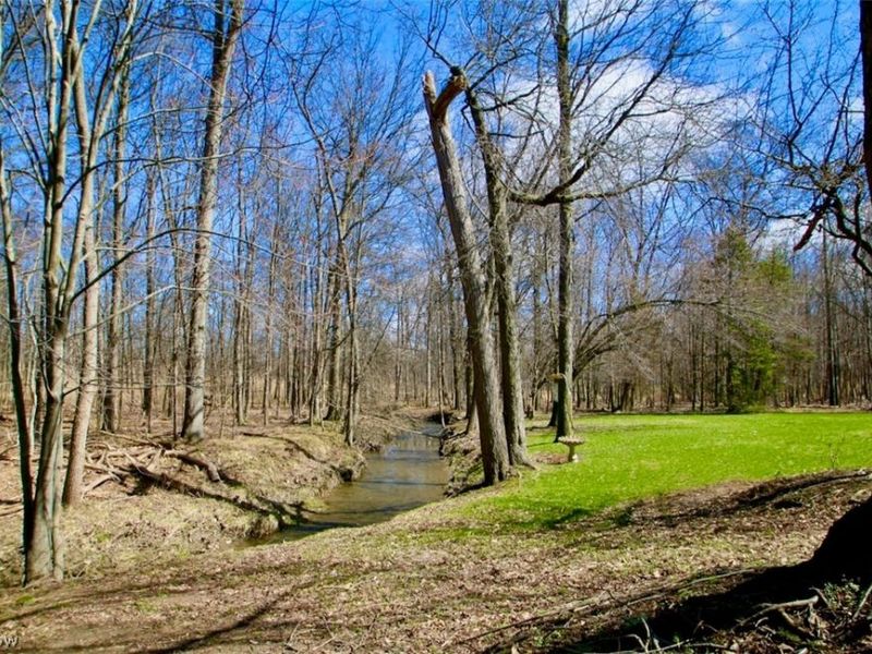 2903 Lamplight Lane , Willoughby Hills, OH 44094 Photo 5