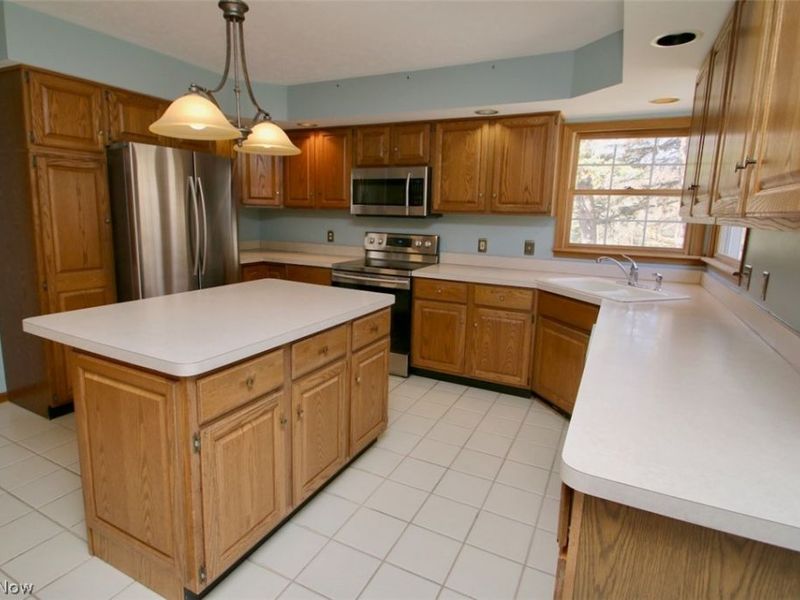 2903 Lamplight Lane , Willoughby Hills, OH 44094 Photo 6