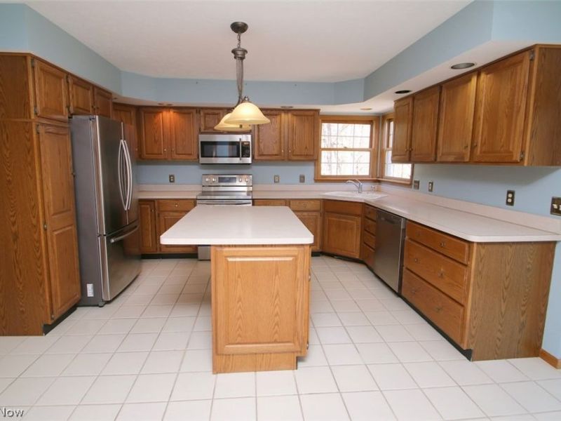 2903 Lamplight Lane , Willoughby Hills, OH 44094 Photo 8