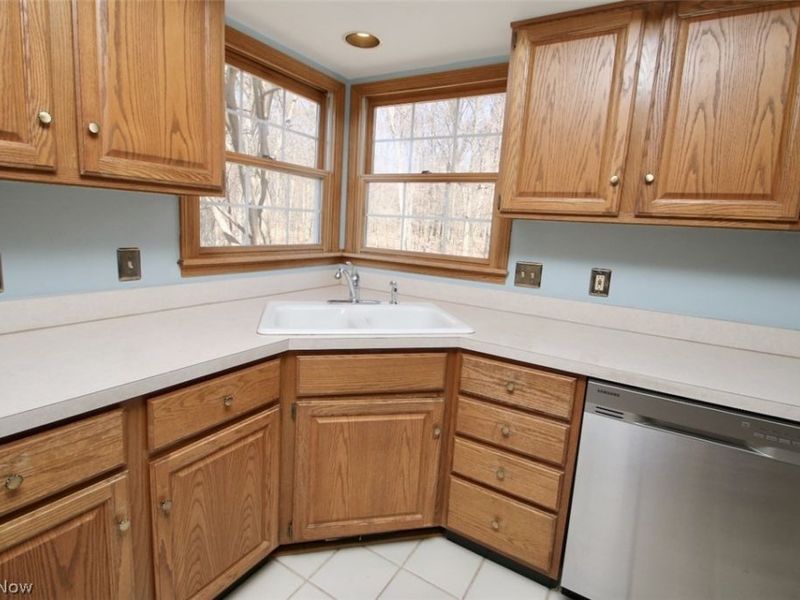 2903 Lamplight Lane , Willoughby Hills, OH 44094 Photo 9