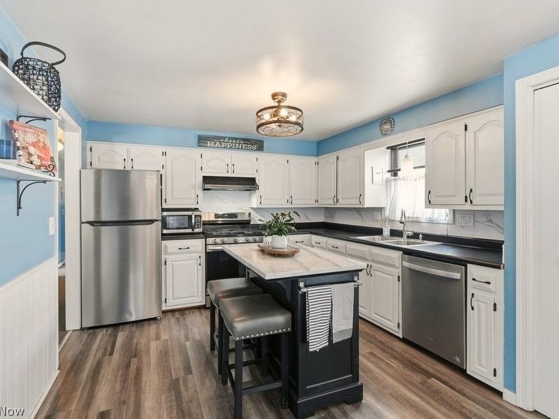 2190 Waterbury Drive, Uniontown, OH 44685 Photo 19