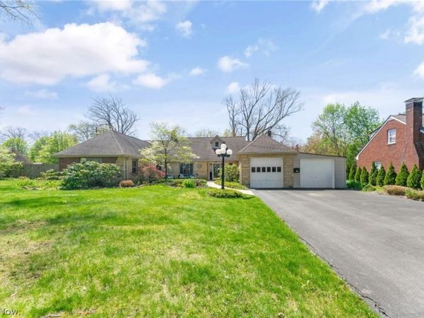 3648 Glenmere Drive , Youngstown, OH 44511