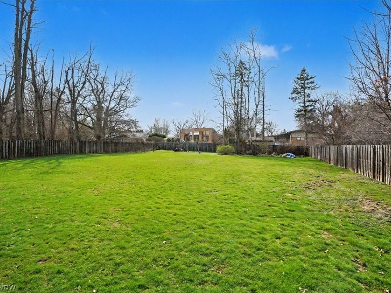 2456 Fifth Avenue , Liberty, OH 44505 Photo 3