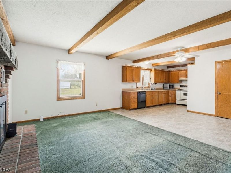 816 E Gorgas Street, Louisville, OH 44641 Photo 12