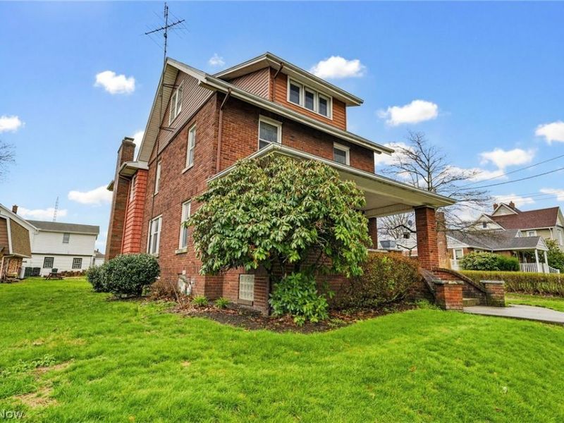 816 E Gorgas Street, Louisville, OH 44641 Photo 2