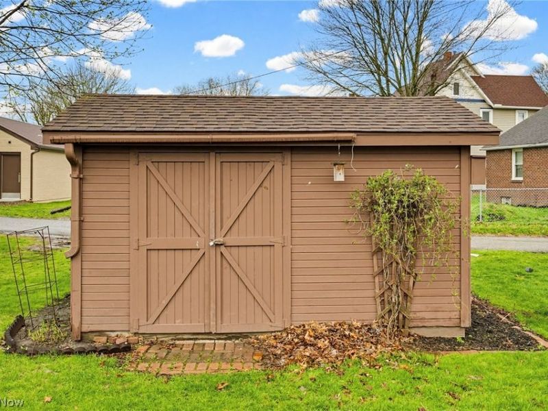 816 E Gorgas Street, Louisville, OH 44641 Photo 28