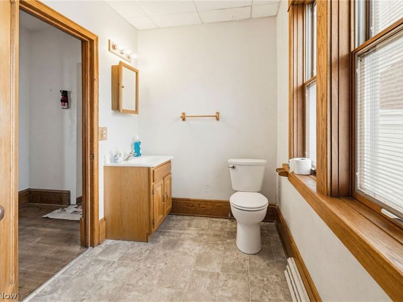 816 E Gorgas Street, Louisville, OH 44641 Photo 8