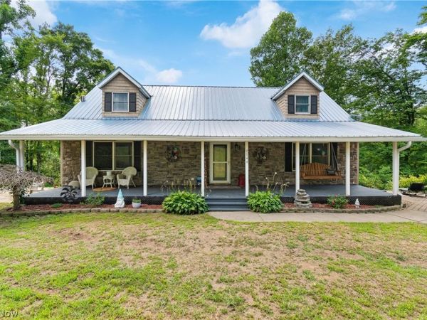 7746 Moores Ridge Road SE, Uhrichsville, OH 44683