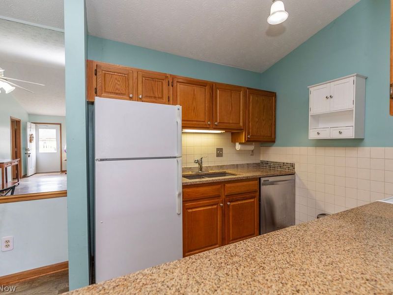 35254 Greenwich Avenue , North Ridgeville, OH 44039 Photo 9