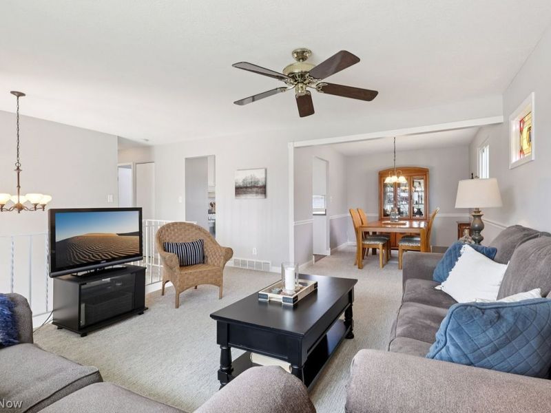 11690 Johnson Drive, Parma, OH 44130 Photo 5