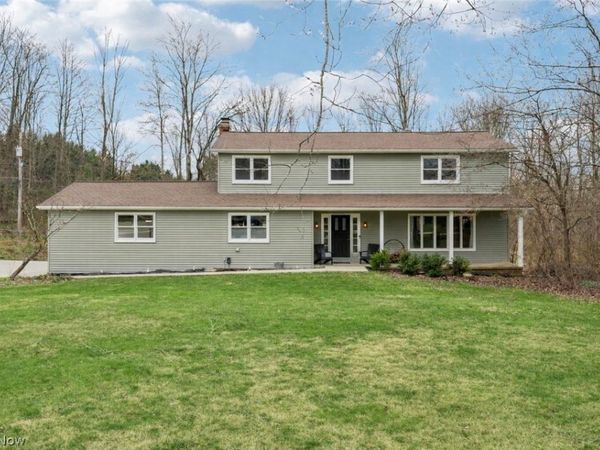 8639 Apple Hill Road , Chagrin Falls, OH 44023