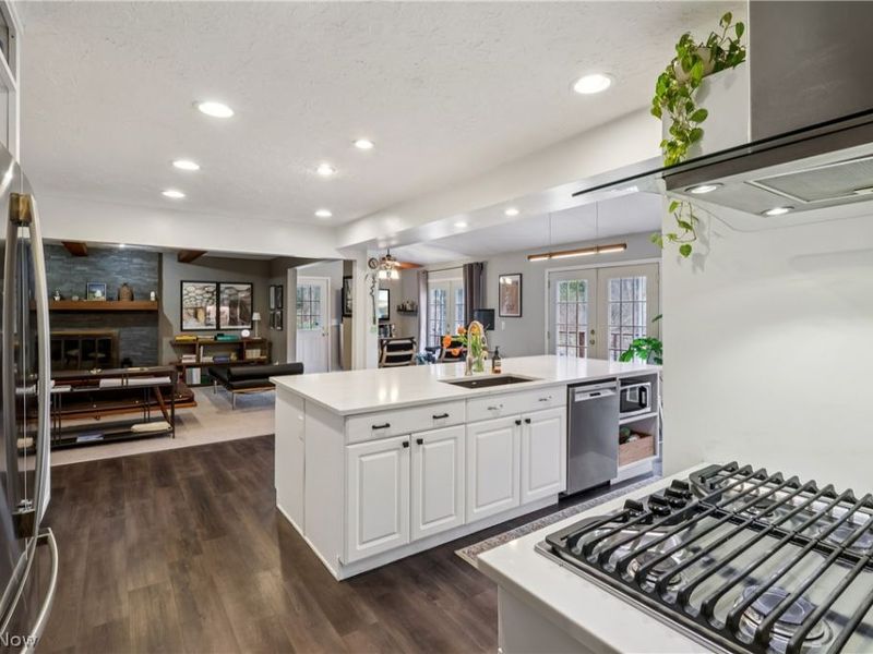 8639 Apple Hill Road , Chagrin Falls, OH 44023 Photo 9