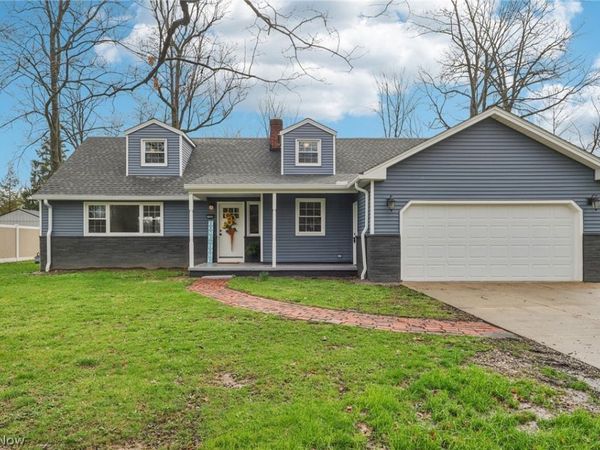 7999 Oxford Drive, Strongsville, OH 44149