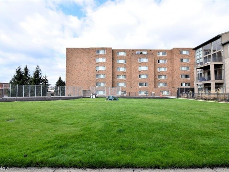 16800 Van Aken Boulevard , Unit 210, Shaker Heights, OH 44120 Photo 14