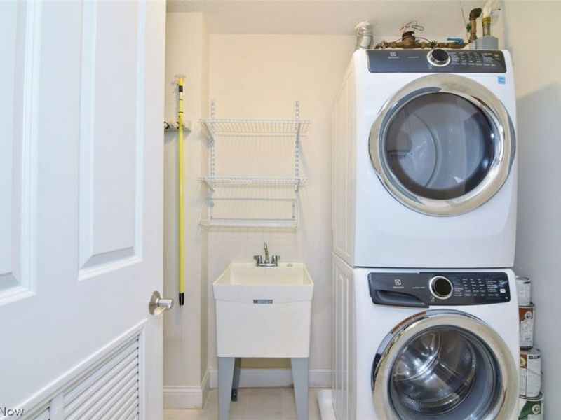 16800 Van Aken Boulevard , Unit 210, Shaker Heights, OH 44120 Photo 25