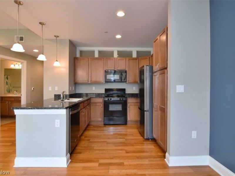 16800 Van Aken Boulevard , Unit 210, Shaker Heights, OH 44120 Photo 7