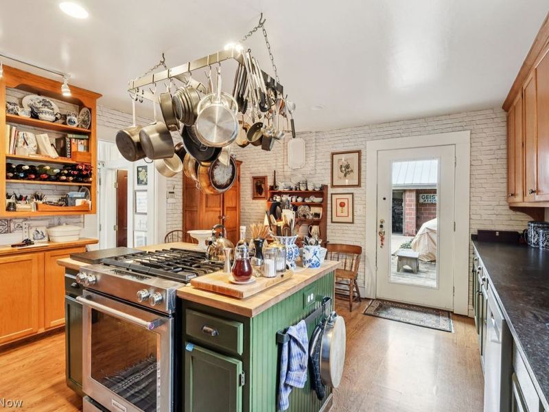 1814 W 30th Street, Cleveland, OH 44113 Photo 20