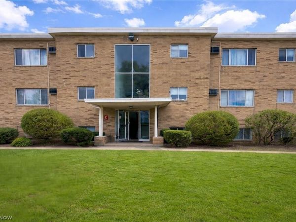 5200 Royalton Road, North Royalton, OH 44133