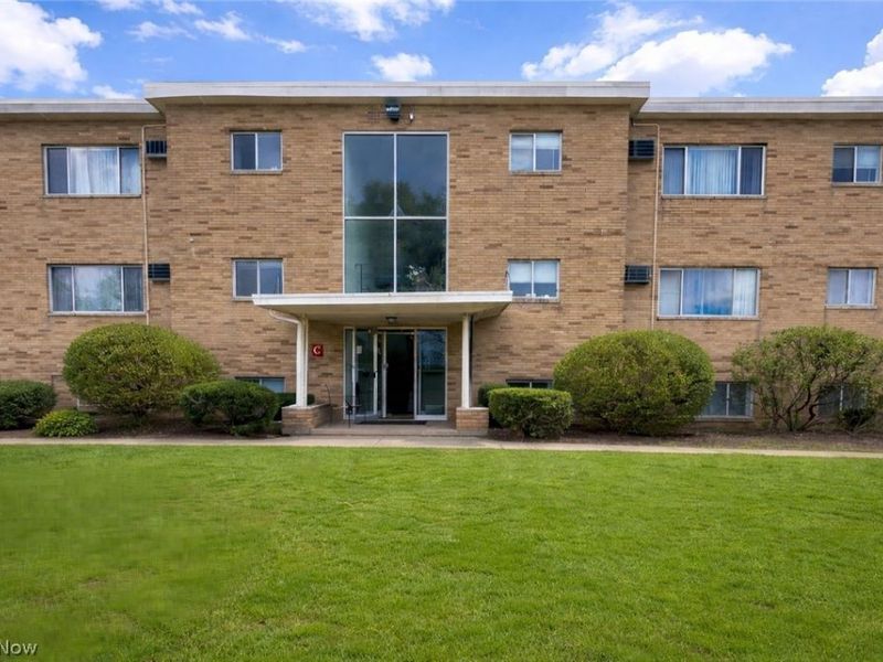 5200 Royalton Road, North Royalton, OH 44133 Photo 1