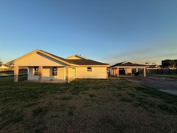 160 E 26TH Place, Larose, LA 70373