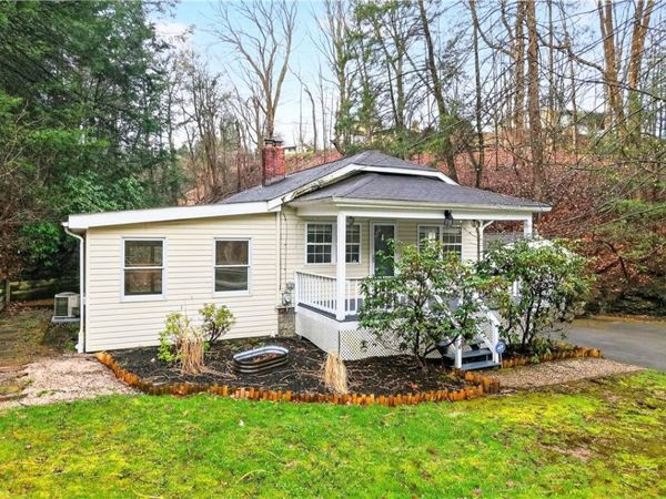 2518 Sample Rd, Allison Park, PA 15101