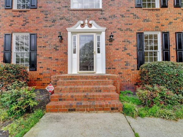 2451 Meadowglen Trail, Snellville, GA 30078