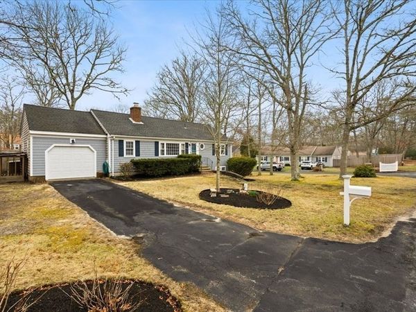 27 Goldenrod Ln, Yarmouth, MA 02675