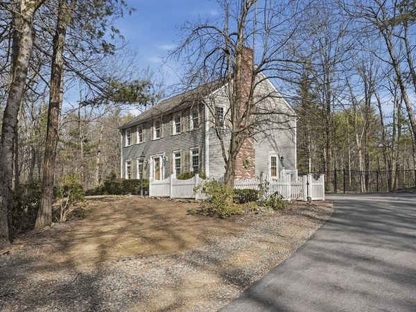 4 Charnock Circle, Rutland, MA 01543