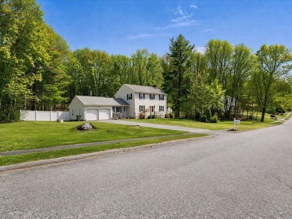 5 Garrison Heights Drive, Oxford, MA 01540