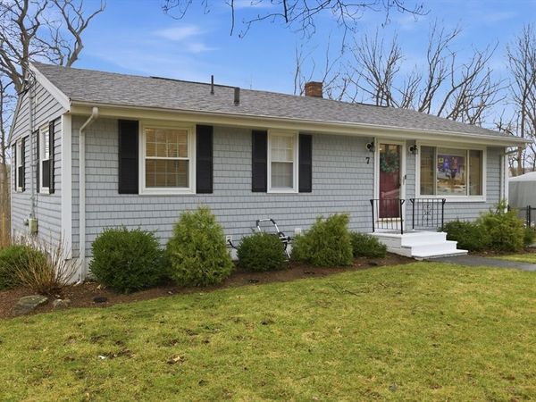 7 Paulette Dr, Danvers, MA 01923