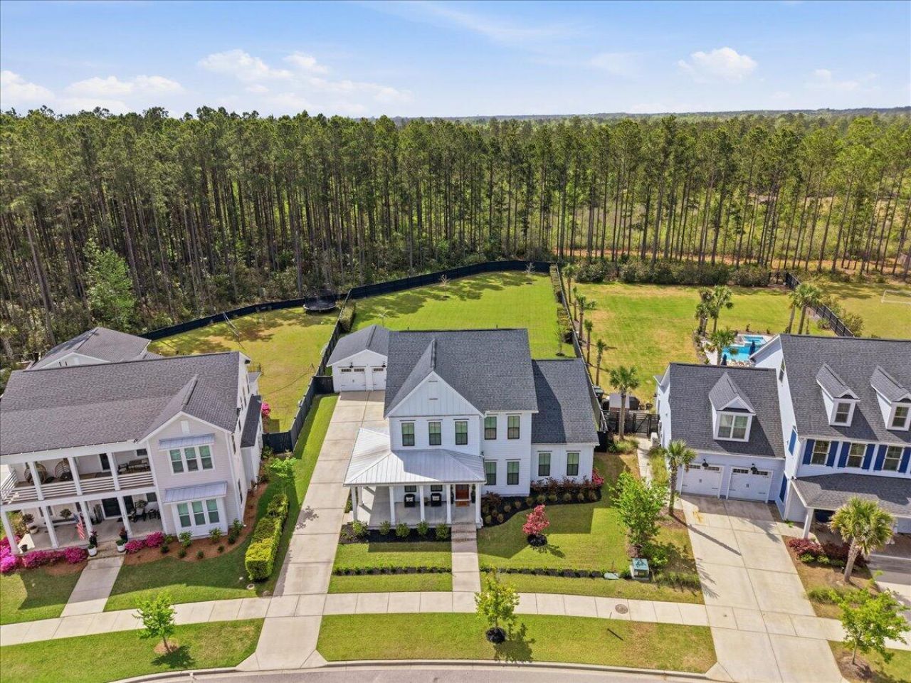 188 Clearblue Loop Photo 4