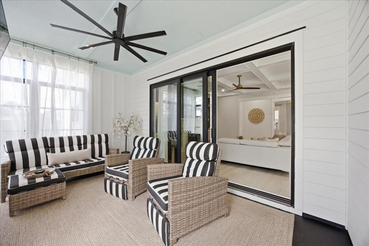 188 Clearblue Loop Photo 42