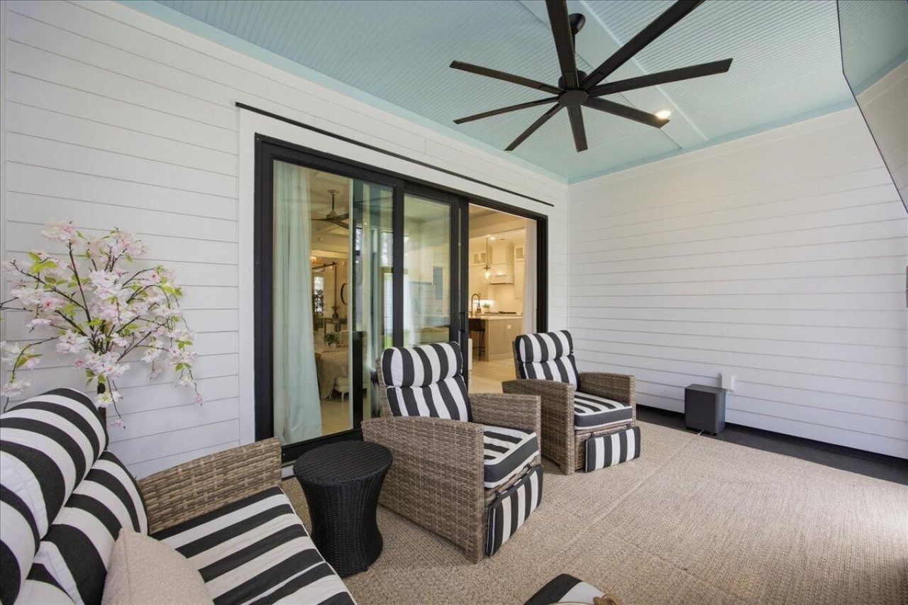 188 Clearblue Loop Photo 43