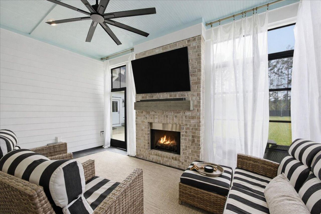 188 Clearblue Loop Photo 44