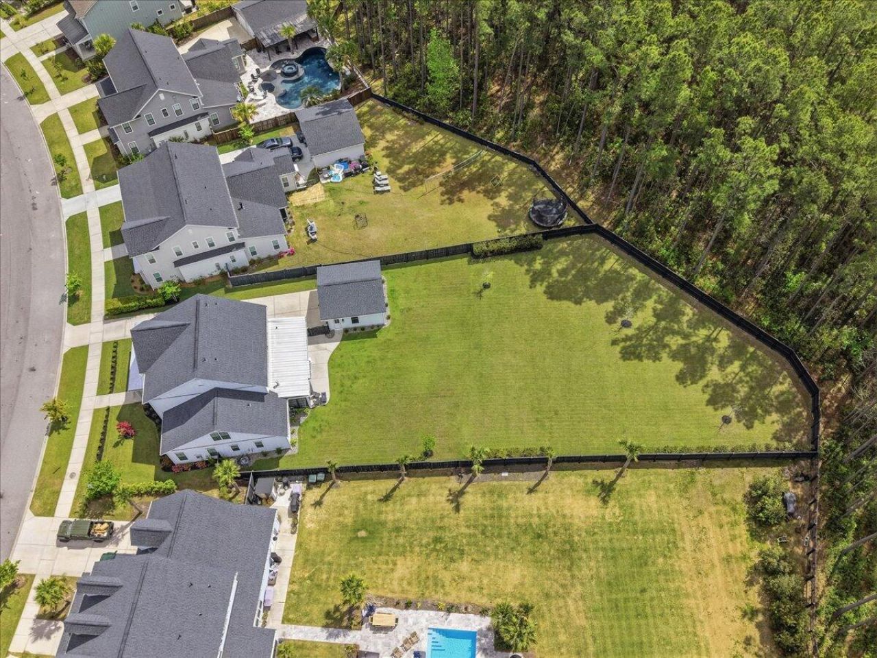 188 Clearblue Loop Photo 5