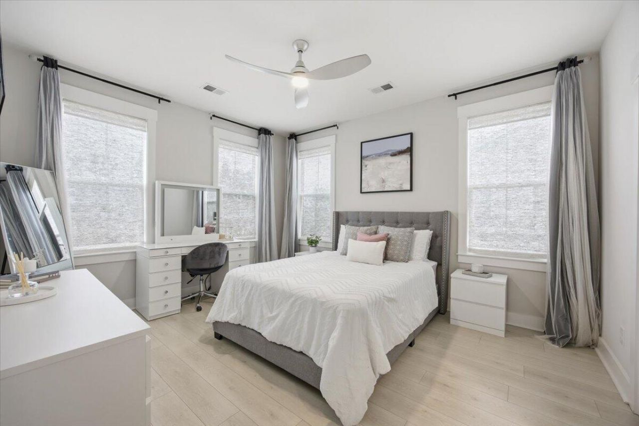 188 Clearblue Loop Photo 59