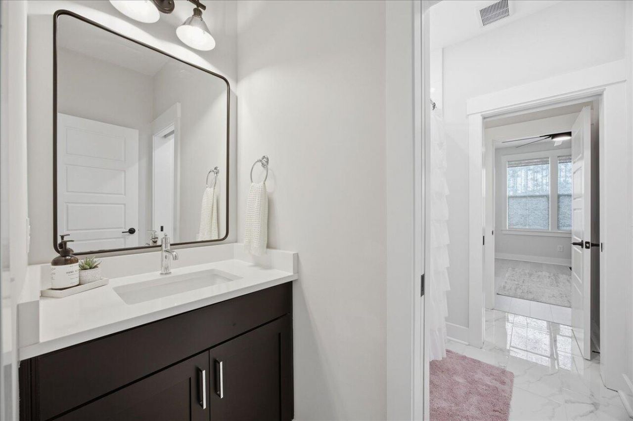 188 Clearblue Loop Photo 61