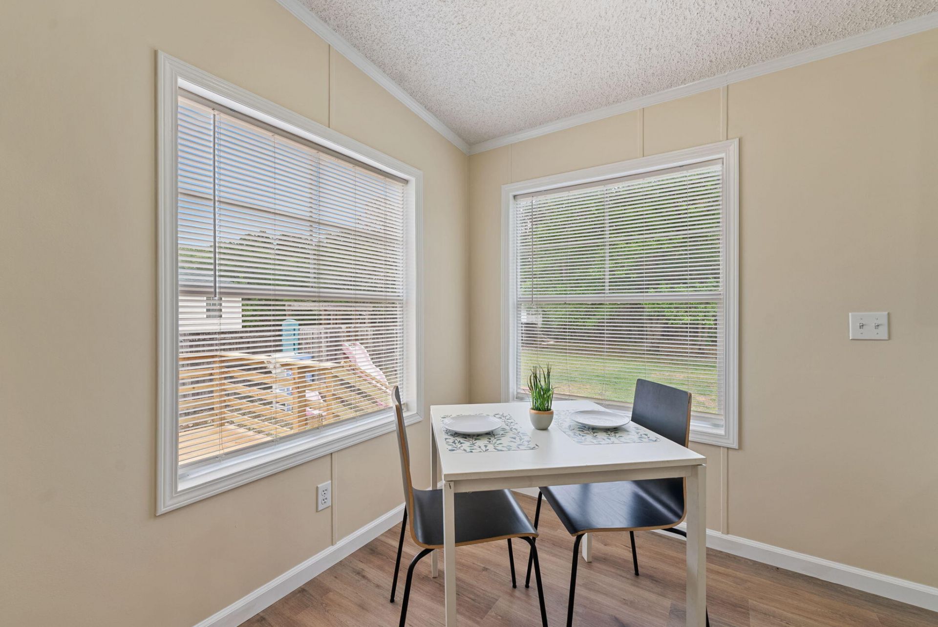 546 Pauline Drive Photo 17