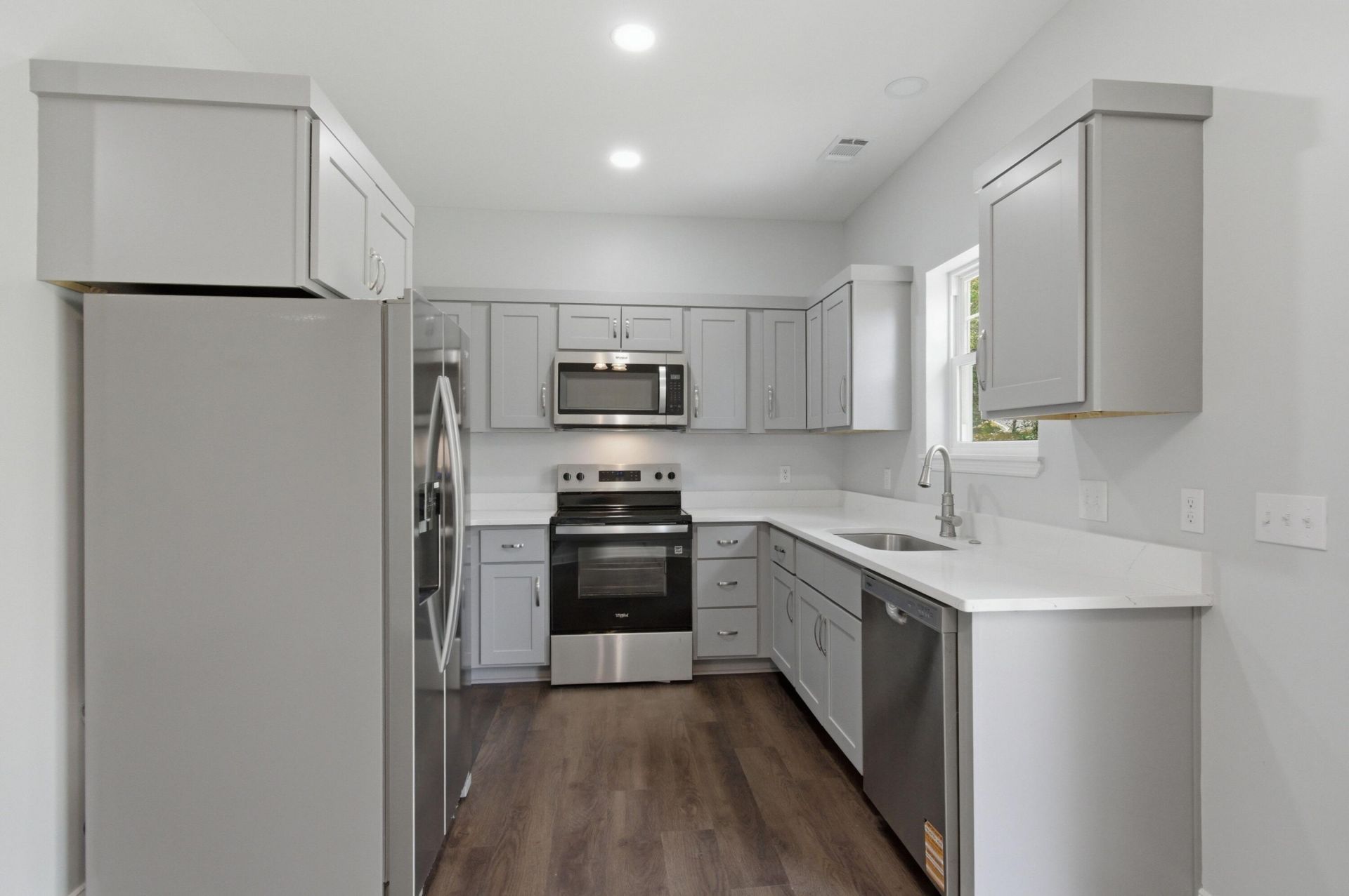 6 Josselson Street Photo 10