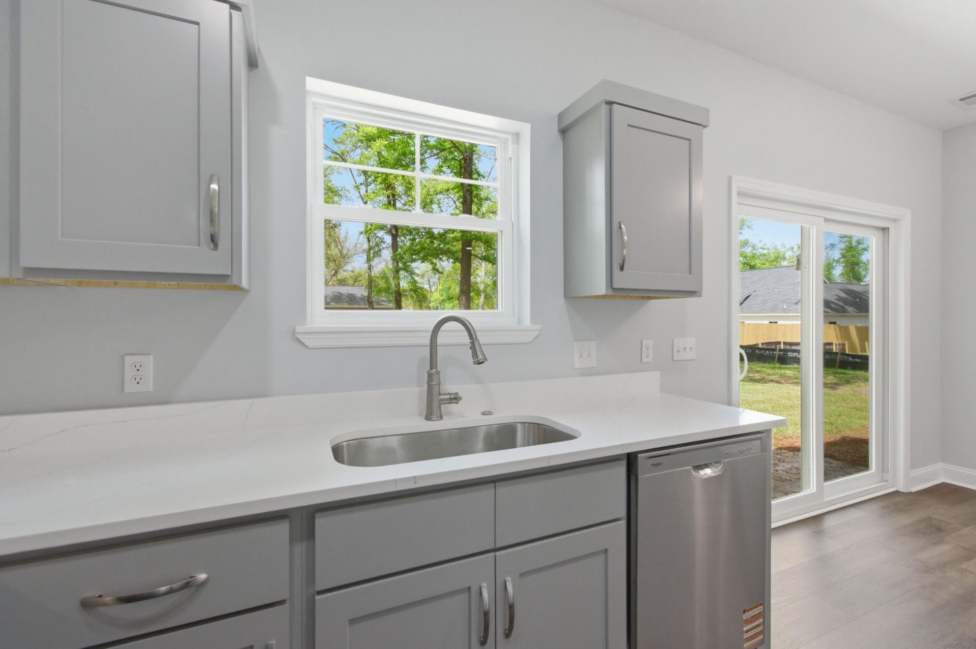 6 Josselson Street Photo 11