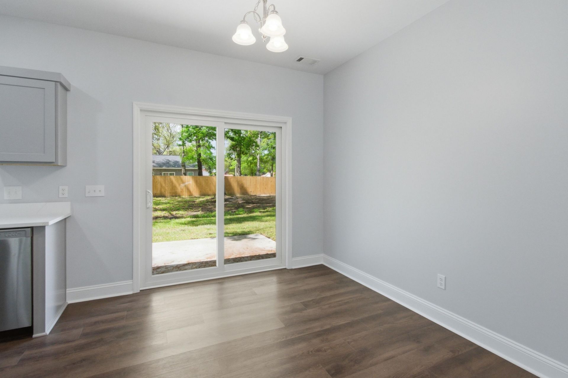 6 Josselson Street Photo 12