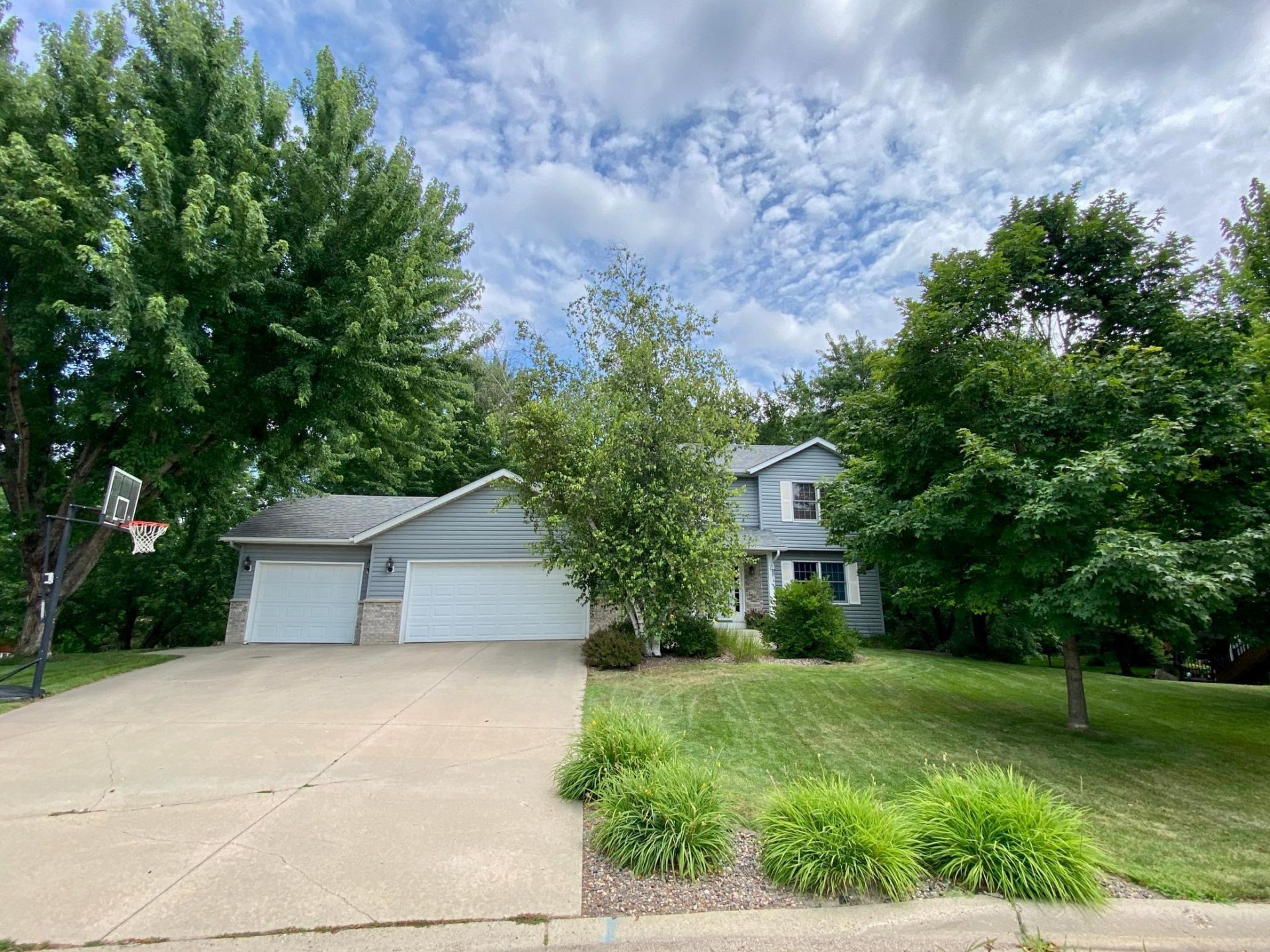 340 Perry Court, Zumbrota, MN 55992