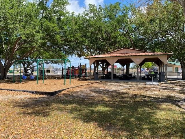 1405 SW 5th Pl, Cape Coral, FL 33991 Photo