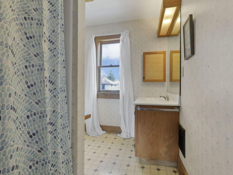 723 N 16th Street , Cambridge, OH 43725 Photo 44