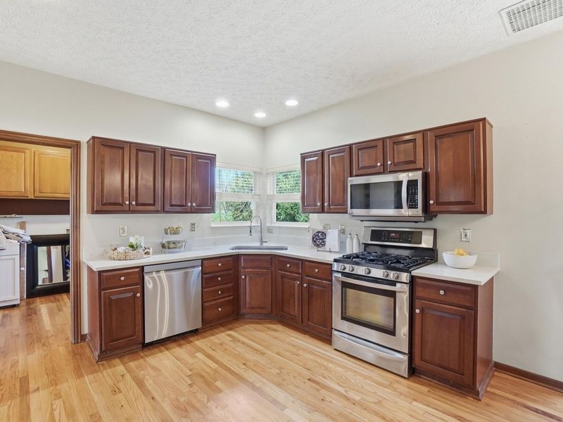 274 Park Trails Drive, Newark, OH 43055 Photo 17