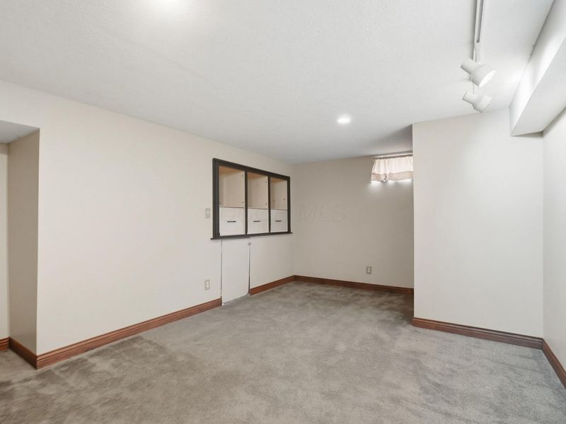 274 Park Trails Drive, Newark, OH 43055 Photo 45