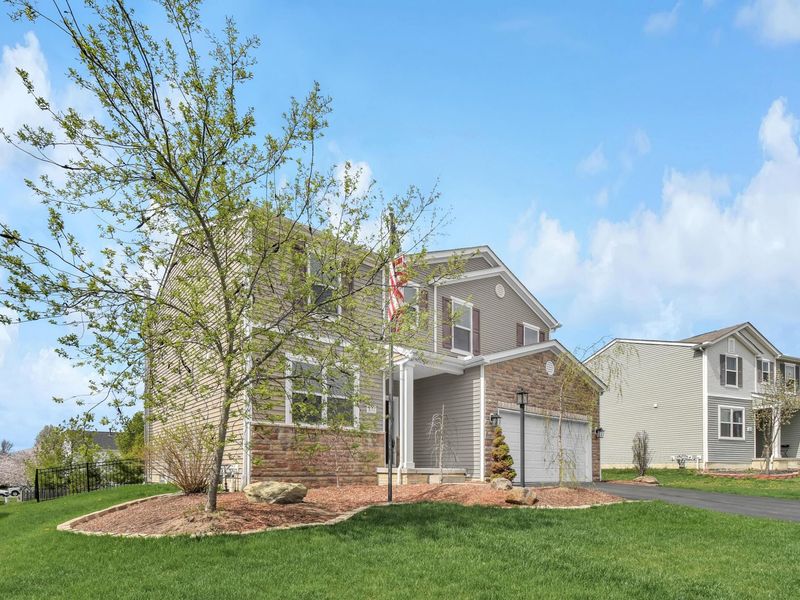 851 Corylus Drive SW, Pataskala, OH 43062 Photo 3